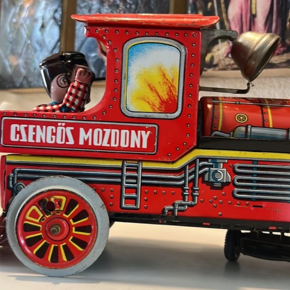 CSENGOS MOZDONY Vintage BELL RINGER  LOCOMOTIVE TIN TRAIN‎
